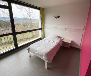 Chambre 2 lits simples avec salle de bain privative (vue sur la montagne) 